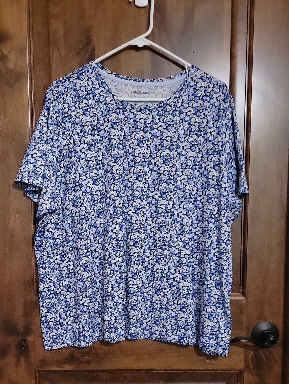 Lands' End Blue and White Short Sleeve Floral Tee, Size 3X.